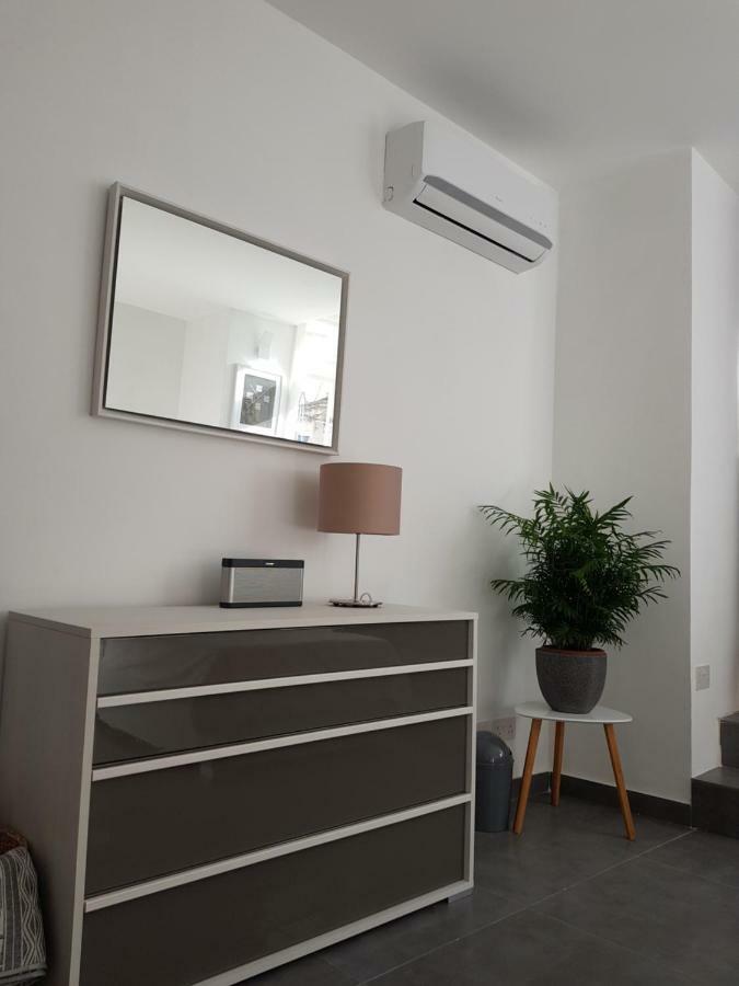 Duplex Maisonette With Heated P-Pool And Jacuzzi Saint Julian's Εξωτερικό φωτογραφία