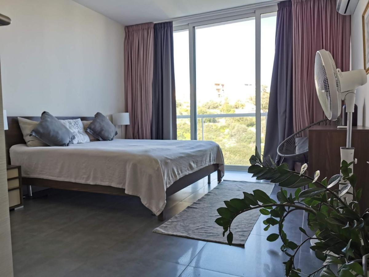 Duplex Maisonette With Heated P-Pool And Jacuzzi Saint Julian's Εξωτερικό φωτογραφία